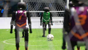 足球真的有人操控吗?背后真相究竟是人为还是另有隐情?