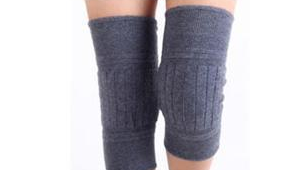 女生踢足球时护膝有用吗