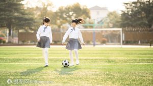 女孩小学踢足球有用吗?探索足球对小学女孩成长的价值与意义