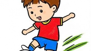 小学生踢足球是否合适？利弊权衡见分晓