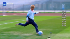 鹿晗适合玩哪款足球游戏?探寻更适合他的足球游戏选择