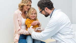 小孩打疫苗前可以踢足球吗