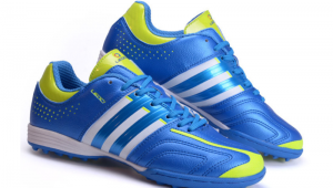 足球钉鞋适合女童穿吗 关于儿童能否穿足球钉鞋的探讨