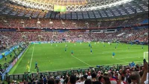 近视能踢足球吗？在世界杯赛场上会受影响吗