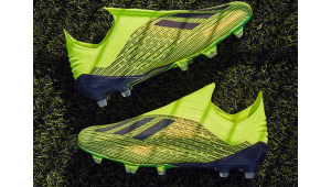 中国最亮足球鞋究竟是哪款，引发众多球迷好奇与热议