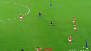 足球替补队员能否进场？规则解读与赛场实际情况探讨