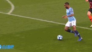 足球禁区踢立足脚是否犯规，你知道答案吗？