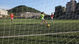 想知道她的心?不妨问问:女生,你喜欢足球吗?