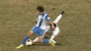 胳膊受伤能否踢足球？带你了解受伤后踢足球的那些事儿