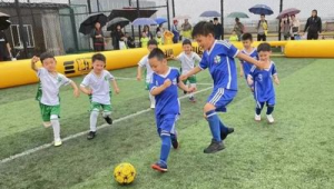 小足球俱乐部卖球员吗？背后那些复杂的交易考量与故事