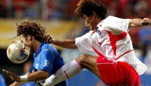 足球背后犯规会致人死命？背后真相令人深思