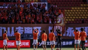 演员是否支持足球比赛?背后故事引发关注