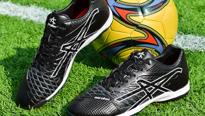 足球鞋是否适合任何场地?全方位解析其场地适配性