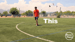 踢足球不是用蛮力吗？且看技巧与智慧如何在绿茵场碰撞