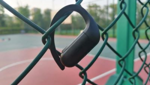 踢足球游戏耳机女生能用吗？答案在这里！