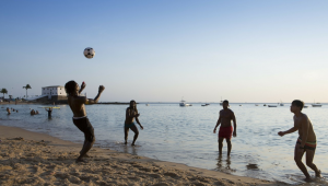 巴西女人能否踢好足球?