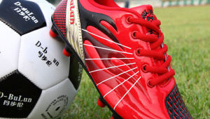 拍足球鞋推荐：哪款好用？全方位解析助你挑到心仪战靴