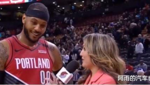 女生打球，真的需要单手抓足球吗？