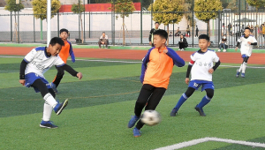 初中生学足球是否合适？探索足球之路对初中生的影响