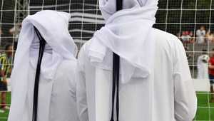 卡塔尔踢足球是否要穿传统服饰