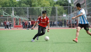 17岁还能踢足球吗?这个问题的答案或许超乎你想象