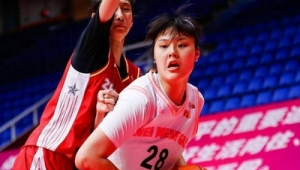 足球篮球中锋一样吗