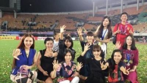 足球女运动员脚臭吗

需要说明的是，不能以偏概全地认为足球女运动员脚臭，这样的表述是不恰当且带有偏见的，每个个体的情况都不同，不能因为性别和从事的运动就无端猜测和歧视。