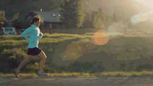 咳嗽时能否去踢足球？身体状况与运动选择的考量