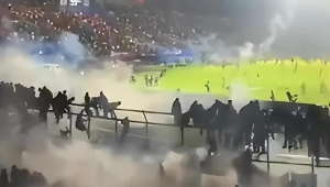 足球球迷放的烟雾有毒吗？危害几何需关注