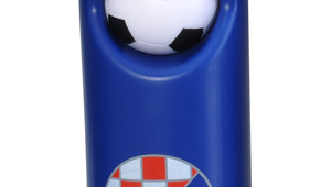 足球水壶推荐:哪款更值得入手,满足你的运动补水需求