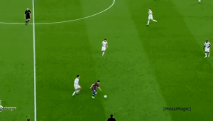 后卫撞进攻球员犯规吗足球