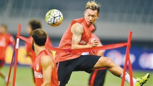 中超足球球员赚钱多吗