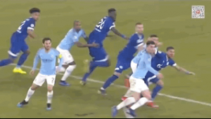 足球进攻犯规球进是否有效，规则解读与争议探讨