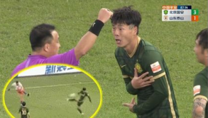 用脸接足球进球是否犯规？探究这一争议判罚情况