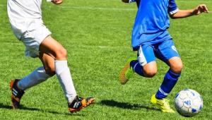 女性练足球是否需要穿护具，这些要点你得知道