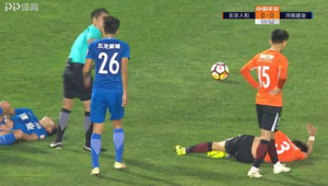 足球加时赛中球员受伤情况算犯规吗