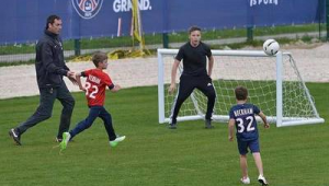 10岁开启足球梦踢职业足球晚不晚？探索答案与成长之路