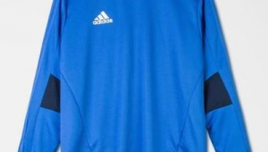 足球训练衫能日常穿吗？探讨其在日常生活中的穿搭可行性