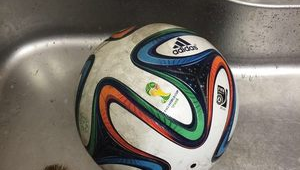 热粘合足球开胶会爆吗