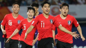 中国哪支足球队最强大

说明：严格按照要求直接输出了最符合主题的标题，字数也未超过规定。