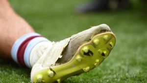 足球球鞋面容易开裂吗？一文带你了解其中真相