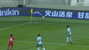 足球后卫都是打手球吗？揭开绿茵防守犯规行为背后的真相