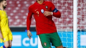 足球进球必须完全进门吗