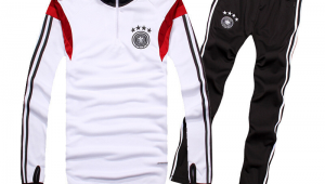 足球球服灰色好看吗?独特魅力引发对其颜值的深度探讨