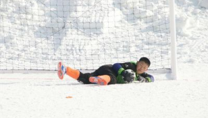 雪地足球冰坏的有吗？探寻其背后的状况与影响