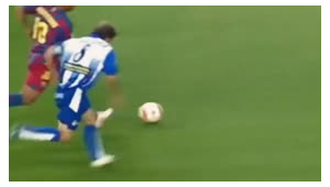 足球过人时挡人是否犯规，这一争议规则如何判定？