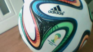 足球充好气后竟漏气？背后原因及解决之道大揭秘