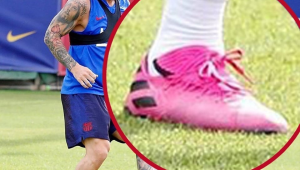 梅西穿哪双足球鞋好看一点，颜值与实力并存的选择