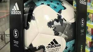 足球颜色大比拼：究竟哪款色彩更能俘获你的心？