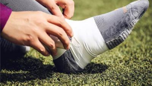 足球绷带粘性如何?背后原因你了解吗